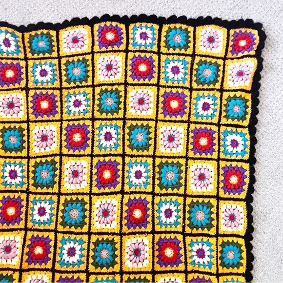 Vintage 70s Crochet Afghan Blanket Yellow Bright Granny Square Throw Lightweight - Picture 11 of 12